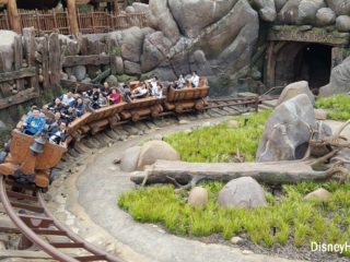 shanghai disneyland seven dwarfs