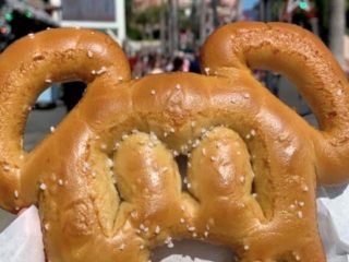 Mickey pretzel